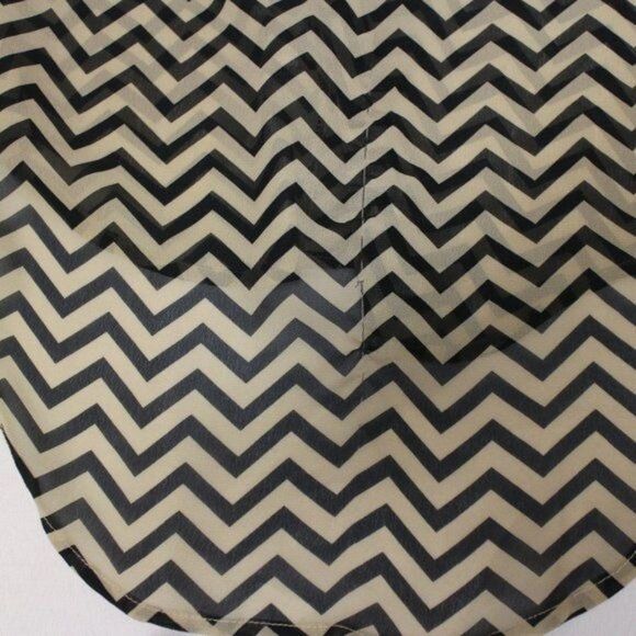Alloy Tan & Black Hi Lo Chevron Blouse Size S - Picture 3 of 8